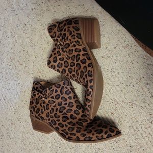Womens old navy cheetah print booties